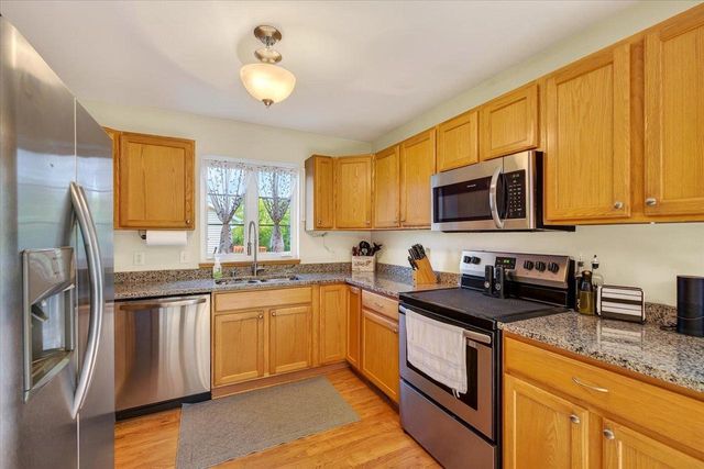 828 Dunn Avenue, Oregon, WI 53575