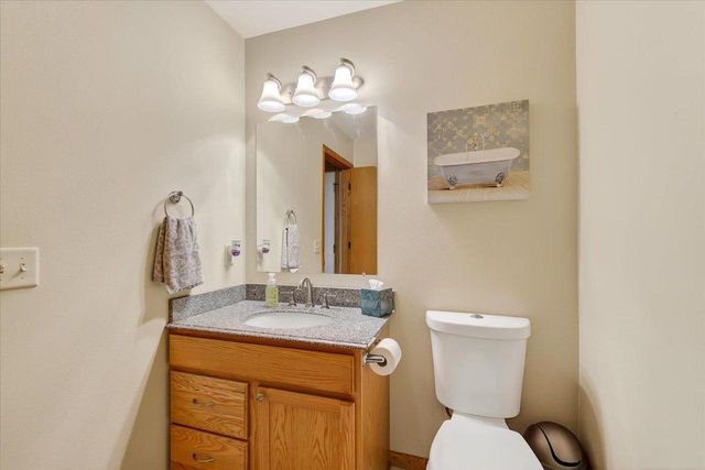 828 Dunn Avenue, Oregon, WI 53575