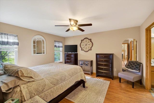 828 Dunn Avenue, Oregon, WI 53575