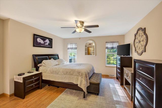 828 Dunn Avenue, Oregon, WI 53575