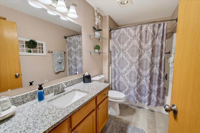 828 Dunn Avenue, Oregon, WI 53575