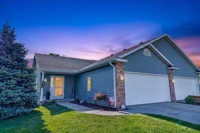828 Dunn Avenue, Oregon, WI 53575