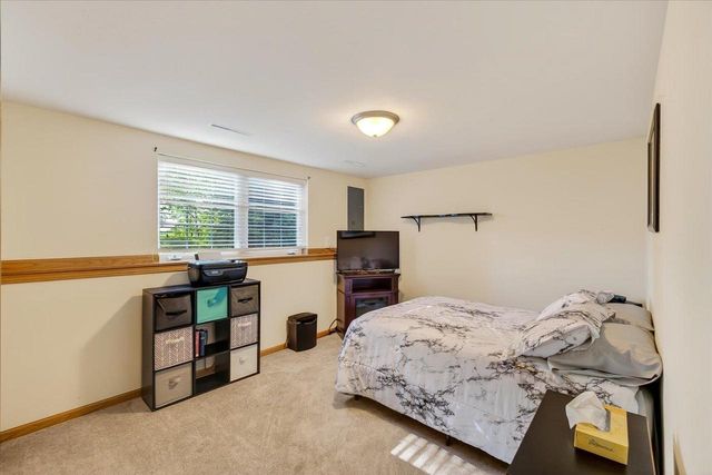 828 Dunn Avenue, Oregon, WI 53575