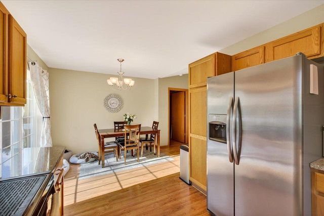 828 Dunn Avenue, Oregon, WI 53575