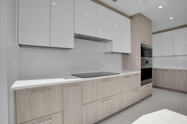 151 N Seabreeze Blv E-701, Fort Lauderdale, FL 33304