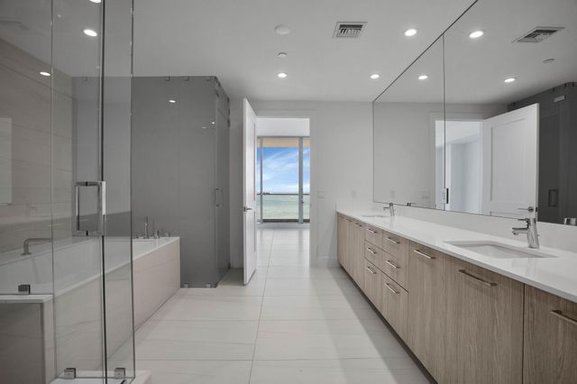 151 N Seabreeze Blv E-701, Fort Lauderdale, FL 33304