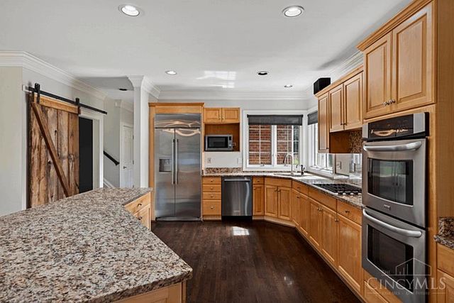5025 Rollman Estates Drive, Amberley, OH 45236