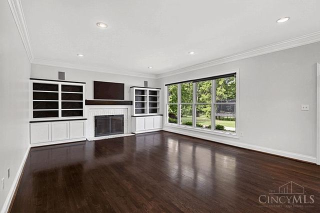5025 Rollman Estates Drive, Amberley, OH 45236