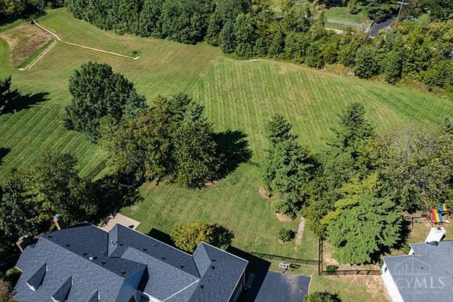 5025 Rollman Estates Drive, Amberley, OH 45236