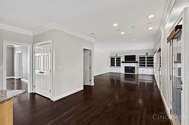 5025 Rollman Estates Drive, Amberley, OH 45236