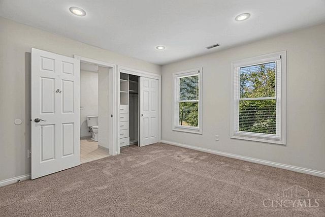 5025 Rollman Estates Drive, Amberley, OH 45236