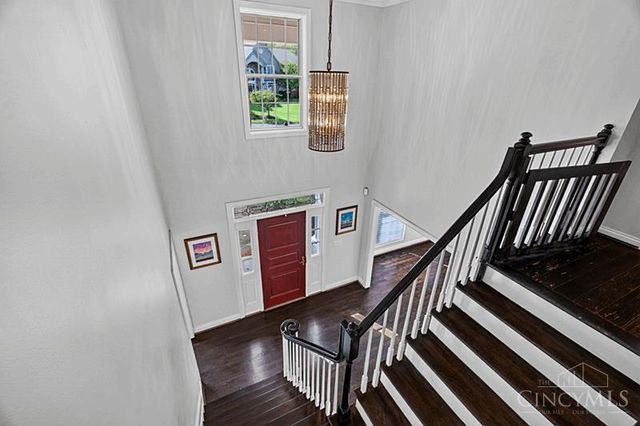 5025 Rollman Estates Drive, Amberley, OH 45236