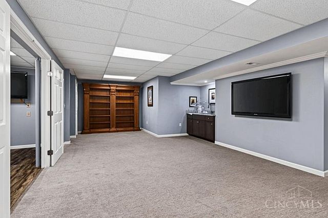 5025 Rollman Estates Drive, Amberley, OH 45236