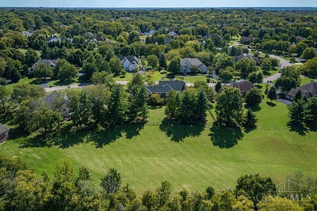 5025 Rollman Estates Drive, Amberley, OH 45236
