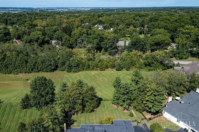 5025 Rollman Estates Drive, Amberley, OH 45236