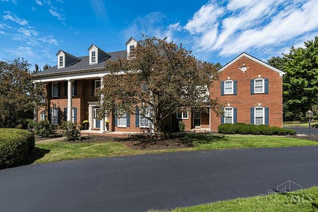 5025 Rollman Estates Drive, Amberley, OH 45236