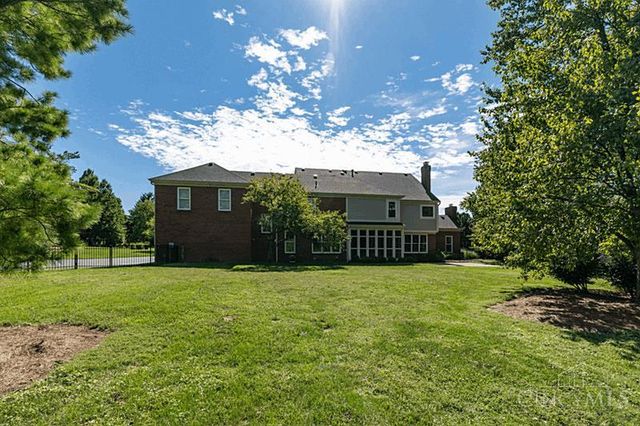 5025 Rollman Estates Drive, Amberley, OH 45236