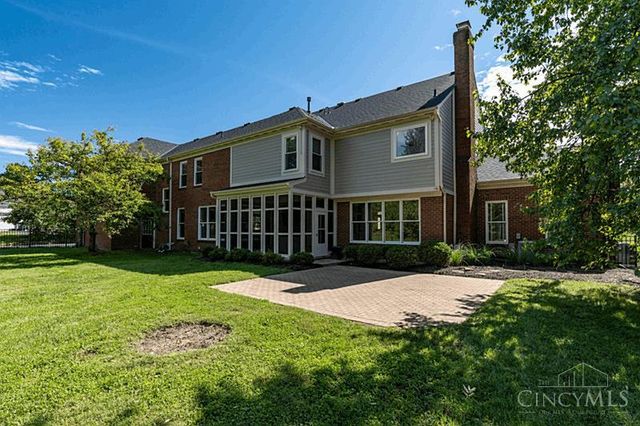 5025 Rollman Estates Drive, Amberley, OH 45236