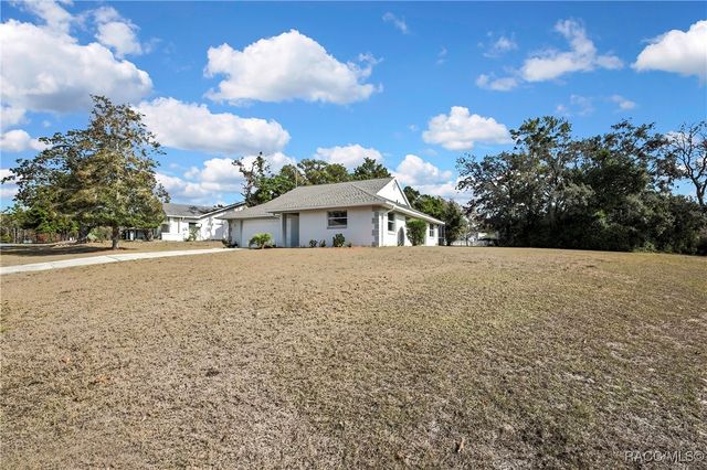 2 Blair Court, Homosassa, FL 34446