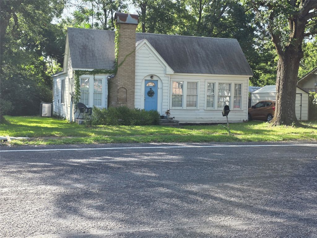 810 N Main, Winnsboro, TX 75494