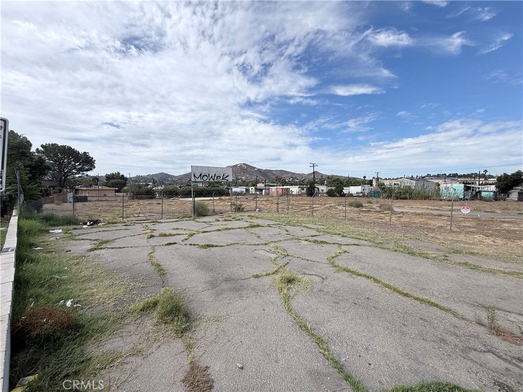 6128 Mission, Riverside, CA 92509 — photo 4