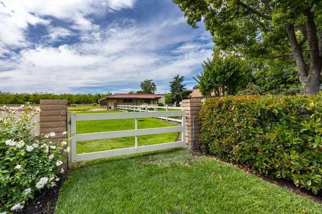 6619 Carver Rd, Modesto, CA 95356