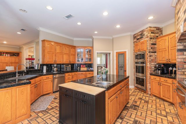 4806 SPARTANBURG Drive, Amarillo, TX 79119