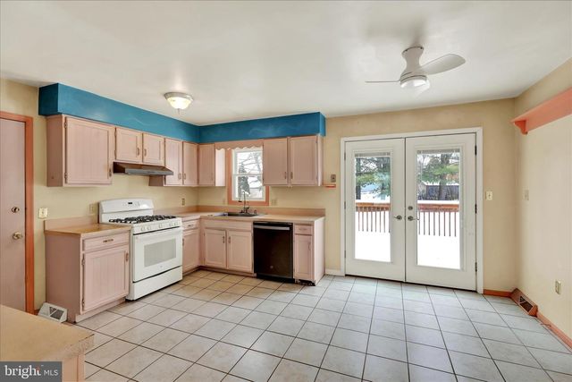 438 COACH HOUSE LN, Lititz, PA 17543