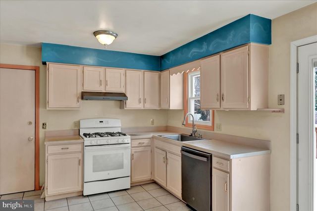 438 COACH HOUSE LN, Lititz, PA 17543