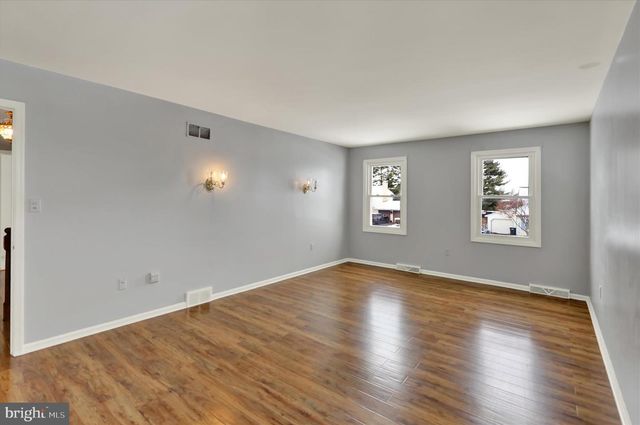 438 COACH HOUSE LN, Lititz, PA 17543