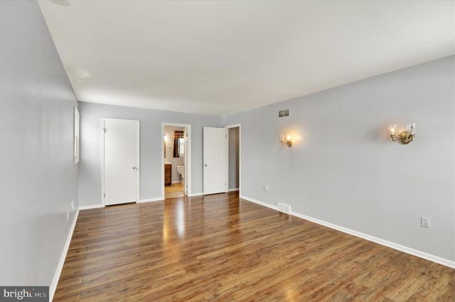 438 COACH HOUSE LN, Lititz, PA 17543