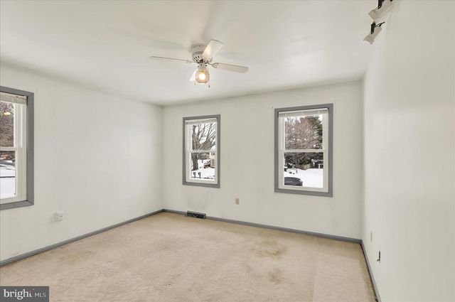 438 COACH HOUSE LN, Lititz, PA 17543