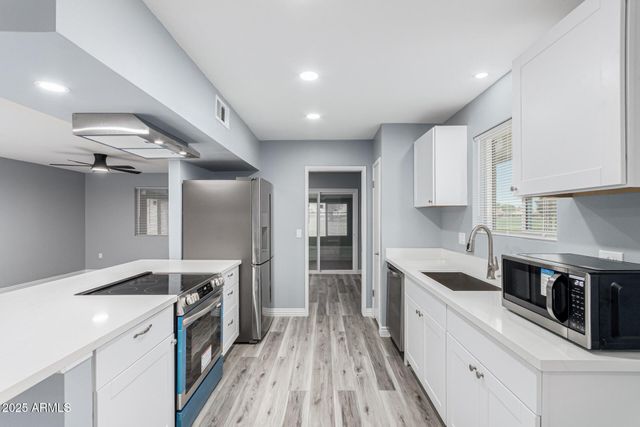 10022 W MOUNTAIN VIEW Road, Sun City, AZ 85351
