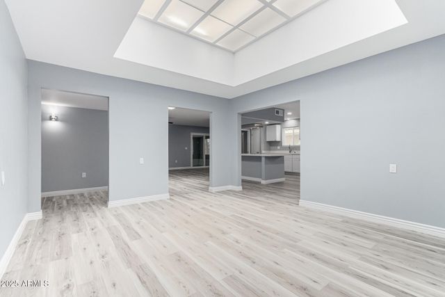 10022 W MOUNTAIN VIEW Road, Sun City, AZ 85351
