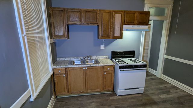 7249 S Princeton Avenue, Chicago, IL 60621