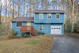 2220 Davis Oaks Court, Stone Mountain, GA 30087