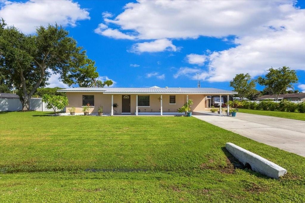 5715 29TH AVENUE DRIVE E, BRADENTON, FL 34208 — photo 4