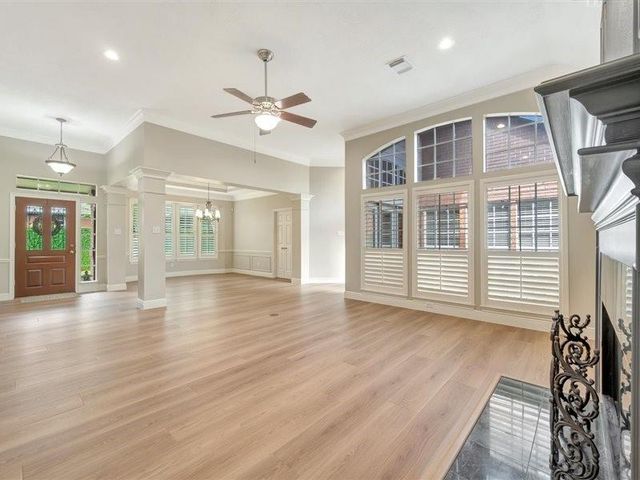 1907 Carriage Brook Way, Houston, TX 77062
