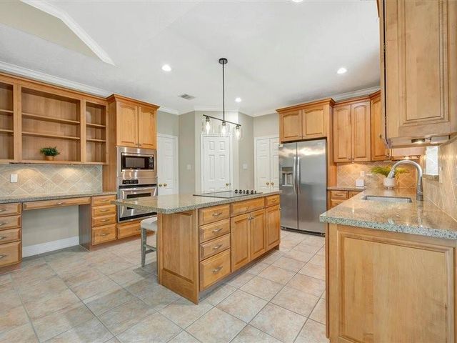 1907 Carriage Brook Way, Houston, TX 77062