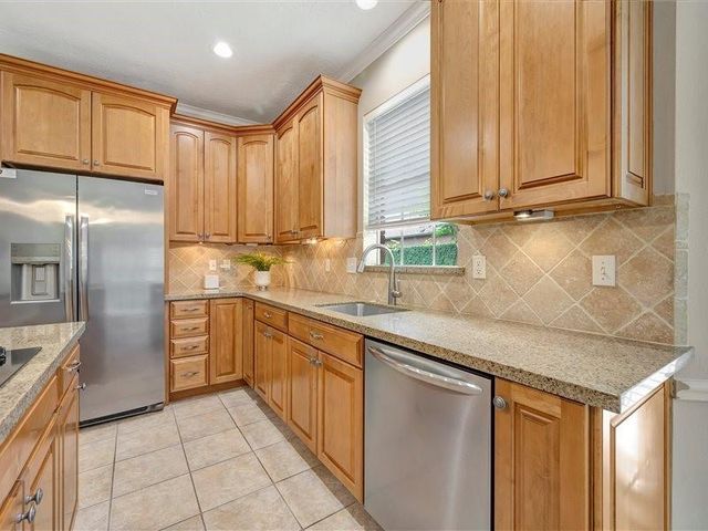 1907 Carriage Brook Way, Houston, TX 77062