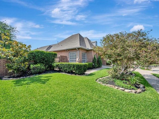 1907 Carriage Brook Way, Houston, TX 77062
