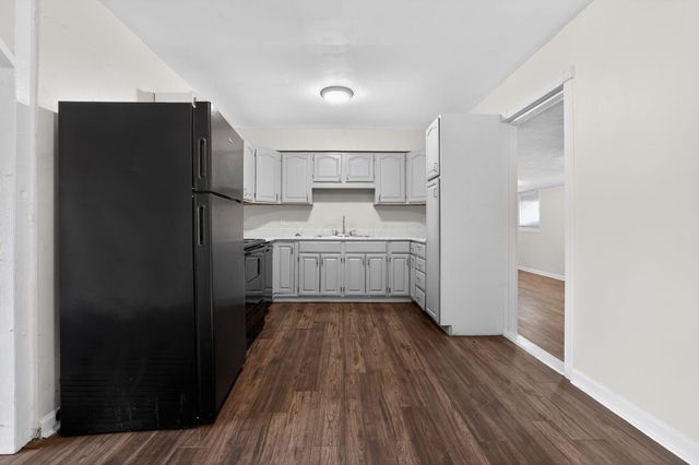 1906 Marsdale Avenue, Columbus, OH 43223