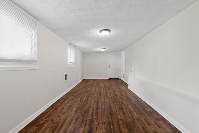 1906 Marsdale Avenue, Columbus, OH 43223