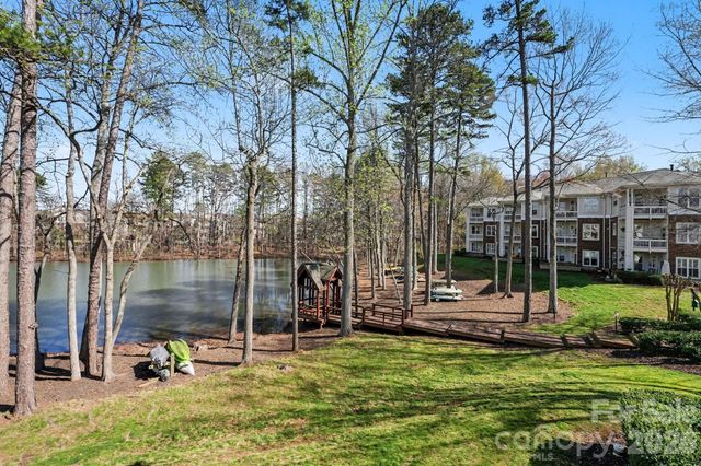 921 Northeast Drive 38, Davidson, NC 28036