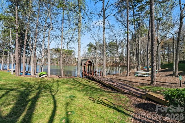 921 Northeast Drive 38, Davidson, NC 28036