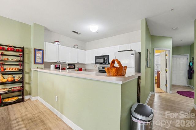 921 Northeast Drive 38, Davidson, NC 28036