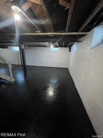 8850 Farmbrook Street, Detroit, MI 48224