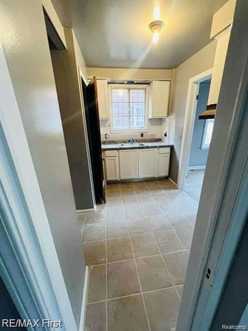 8850 Farmbrook Street, Detroit, MI 48224