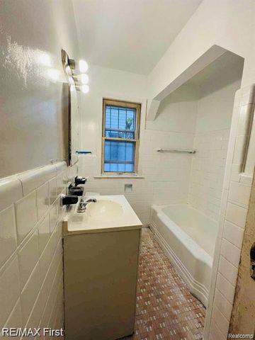 8850 Farmbrook Street, Detroit, MI 48224