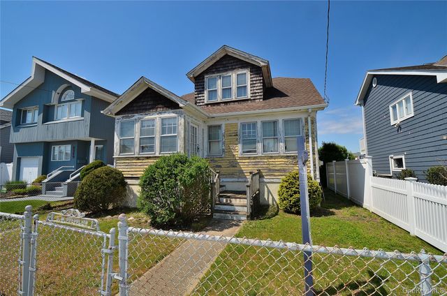 2586 Riverside Drive, Wantagh, NY 11793